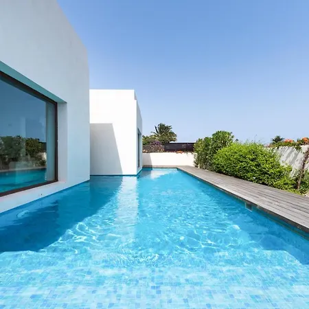 Puerto Del Carmen Sleeps 4 With Pool Air Con And Wifi 빌라 *